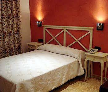Alfonso Ix Hotel 2*